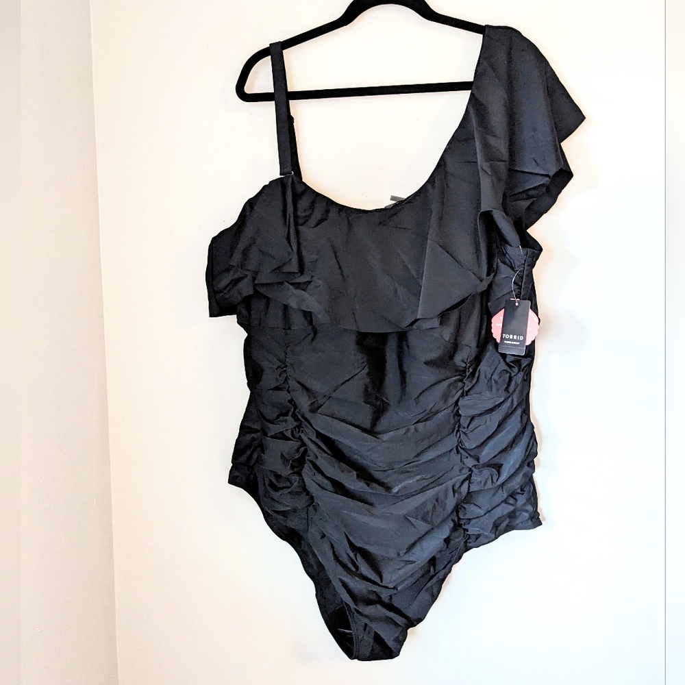 Torrid Flirt Swim Collection Size 6